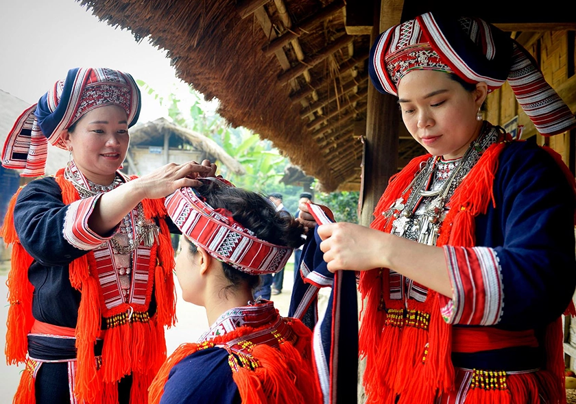 Cấp Sắc Festival of the Red Dao People
