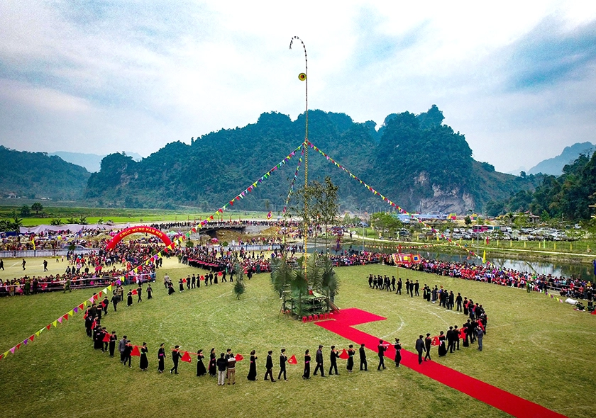 Trekking Suoi Thau - Most Beautiful Grassland in Ha Giang